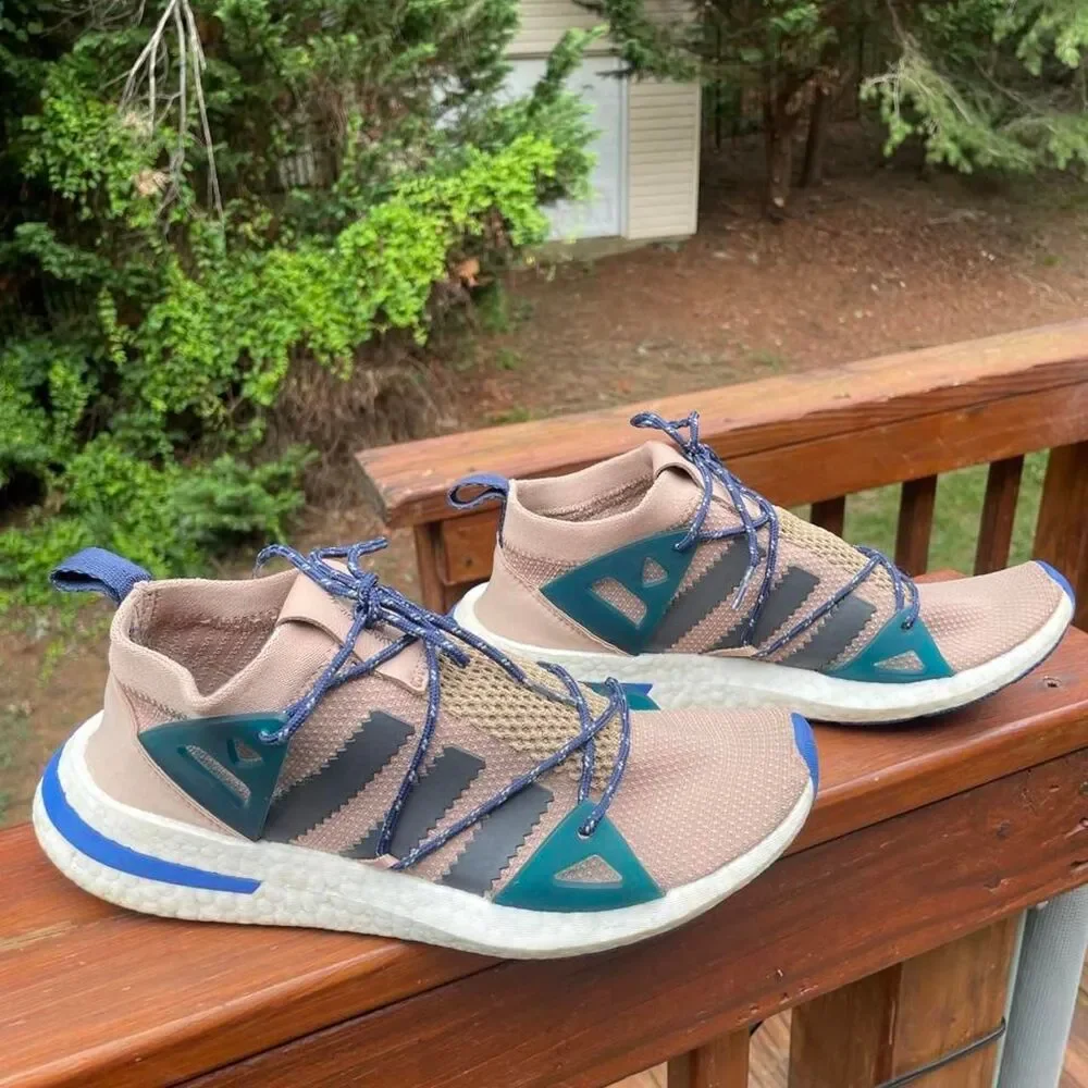 Adidas Boost Women's 8.5  Tan Blue Sneakers